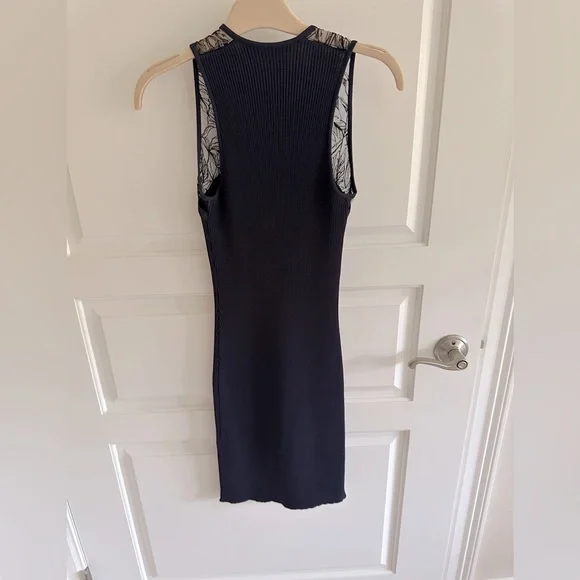 GORGEOUS ROBERTO CAVALLI LACE PANELED RIBBED-KNIT MINI DRESS. SIZE 40 (US 4)